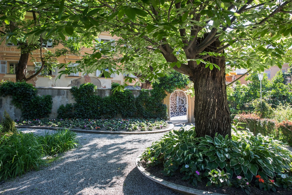 

Bari - Luson - Hotel Elephant