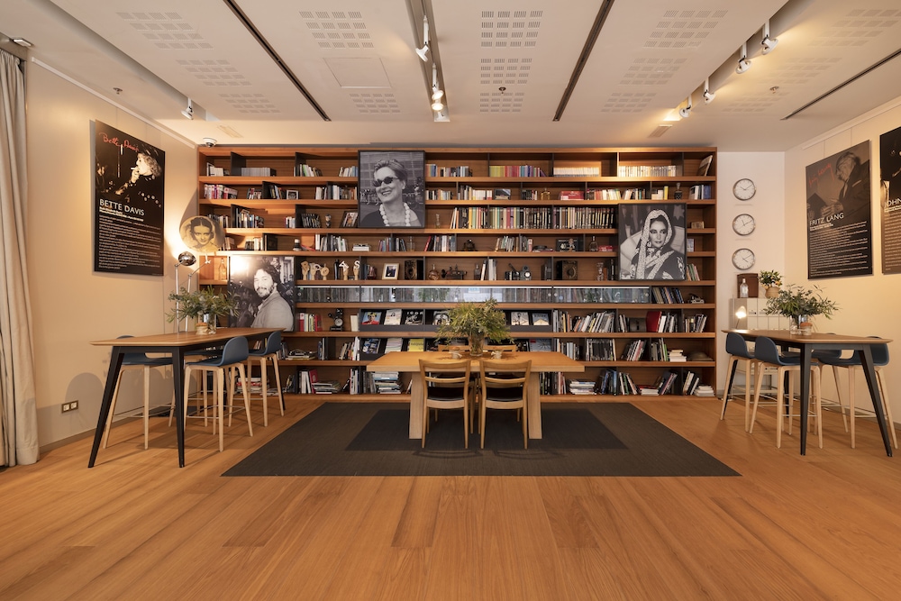 

Milano - Usurbil - Hotel Zinema7
