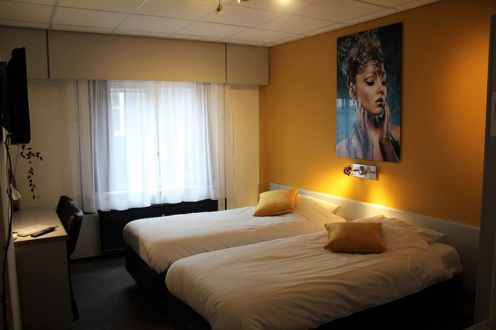 

Bologna - Hoofddorp - Hotel Restaurant de Jonge Heertjes
