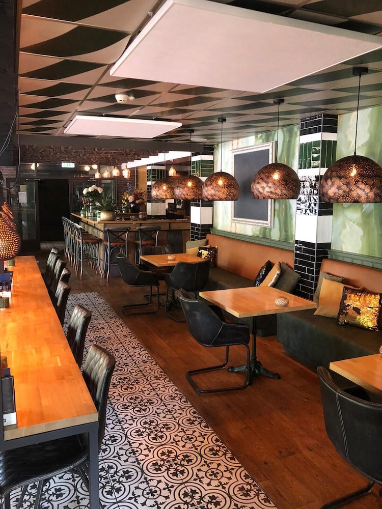 

Brindisi - Schiphol - Hotel Restaurant de Jonge Heertjes