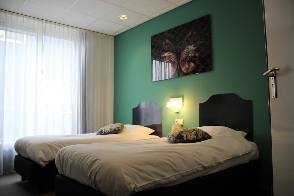 

Bari - Amstelveen - Hotel Restaurant de Jonge Heertjes