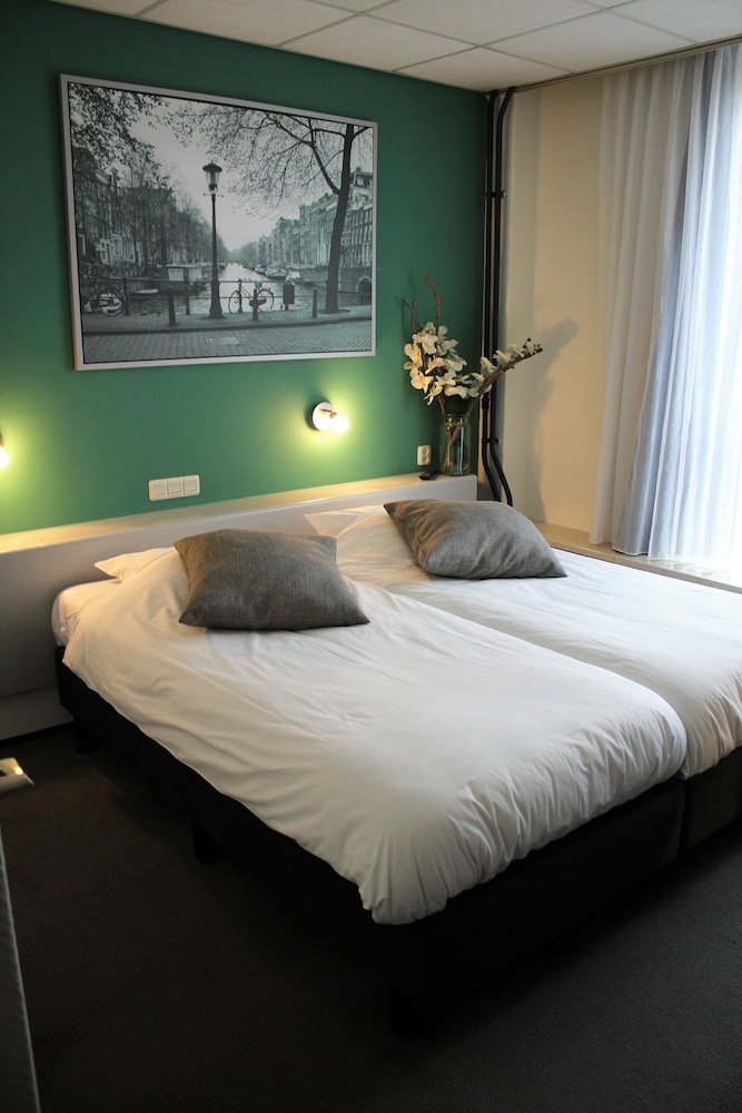 

Milano - Aalsmeer - Hotel Restaurant de Jonge Heertjes