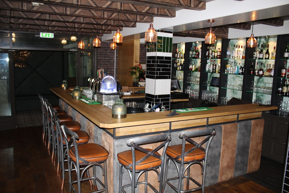 

Bologna - Hoofddorp - Hotel Restaurant de Jonge Heertjes