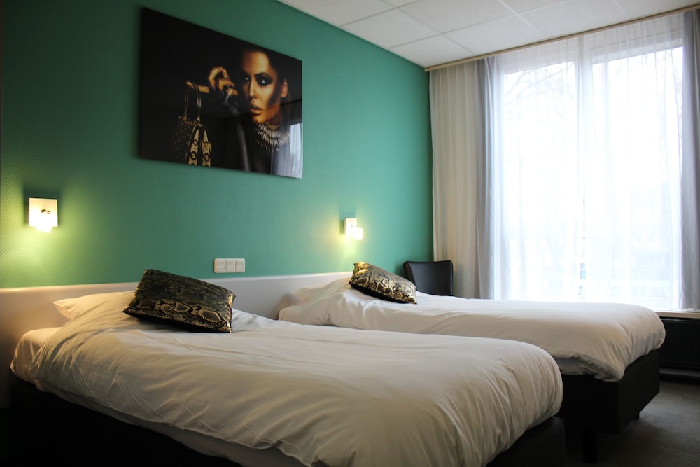 

Bari - Hoofddorp - Hotel Restaurant de Jonge Heertjes