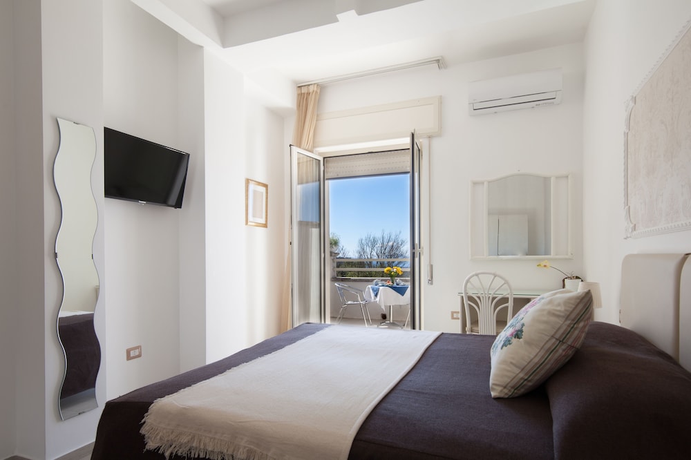

Bologna - Monte di Procida - Mini Hotel