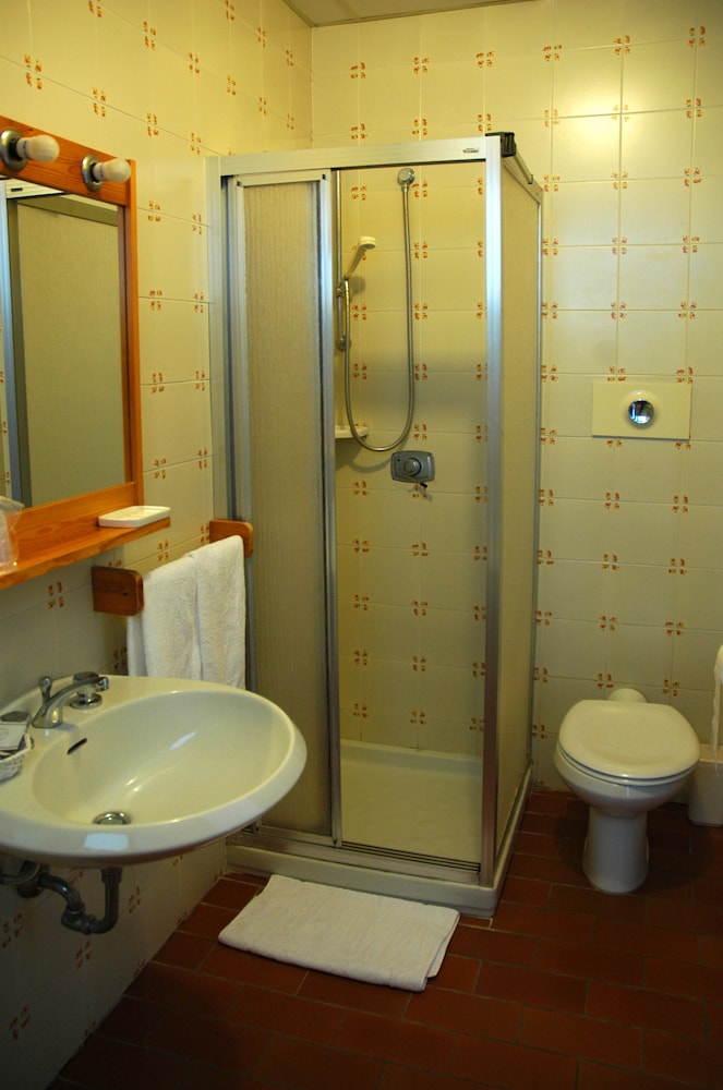 

Napoli - Lezzeno - Hotel Sonenga