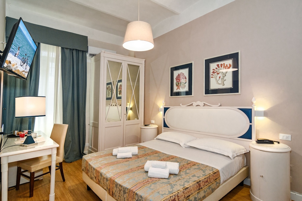 

Napoli - Versilia e Costa Toscana, Mare Italia - Hotel La Pace