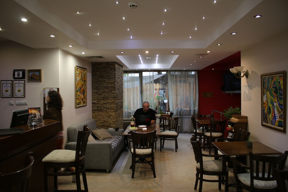 

Milano - Dobrinishte - Kralev Dvor Hotel