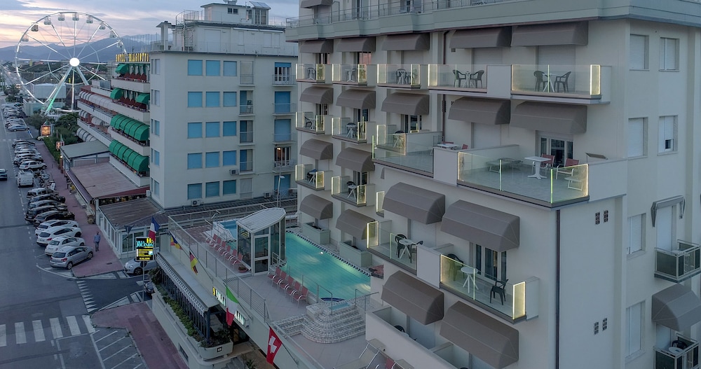 

Milano - Viareggio - Hotel Residence Villa Jolanda