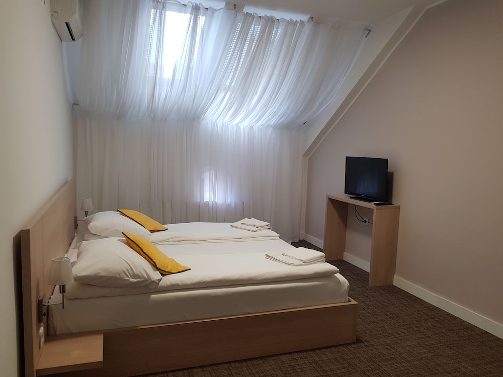 

Milano - Sarajevo - Hotel Story
