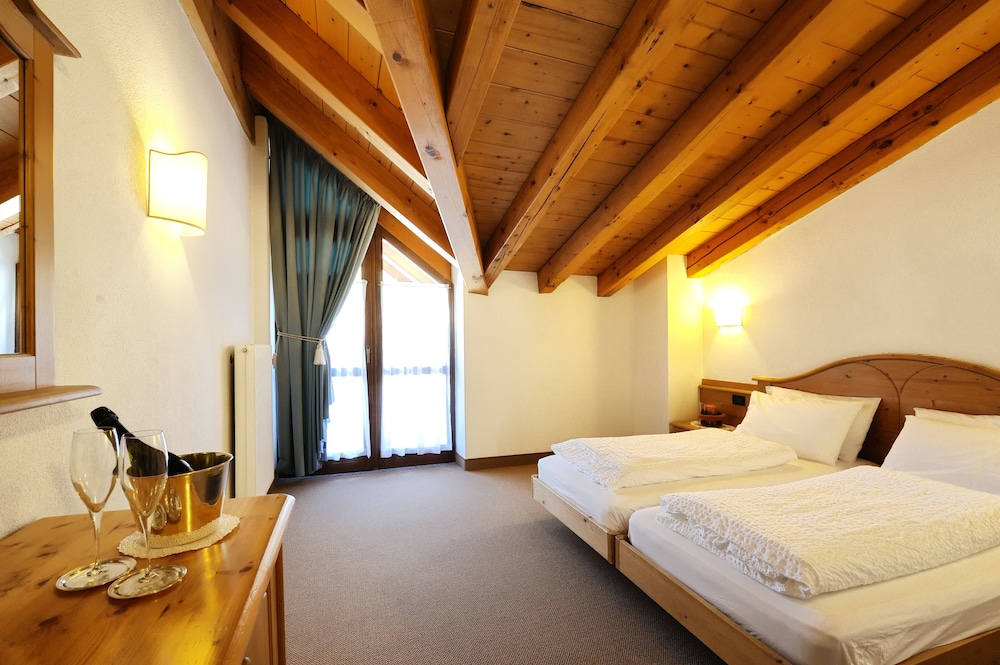 

Napoli - Madonna di Campiglio - Hotel Montana