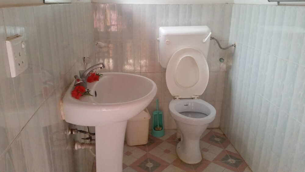 

Bari - Malindi - St. Gotthard Motel Bar & Restaurant