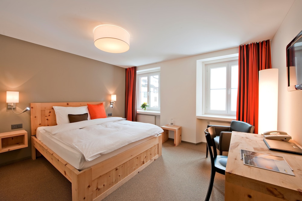 

Milano - St. Moritz, Montagna Svizzera - Hotel Donatz