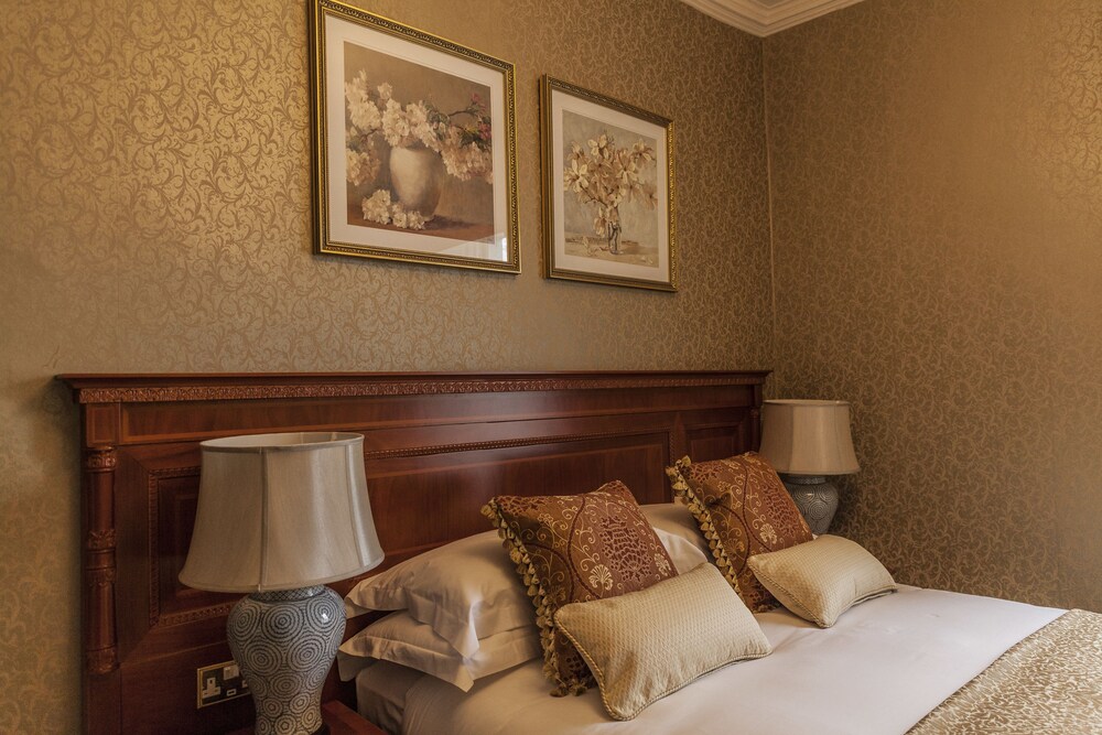 

Bologna - Maynooth - Leixlip Manor Hotel