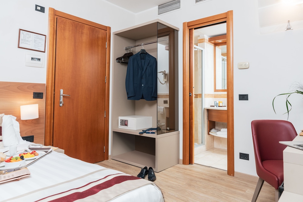 

Cagliari - Vimercate - Hotel Royal Falcone