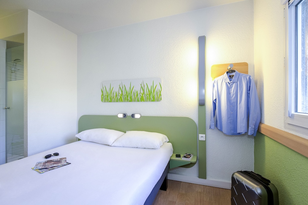 

Catania - Hyeres - ibis budget Hyeres Centre-Ville