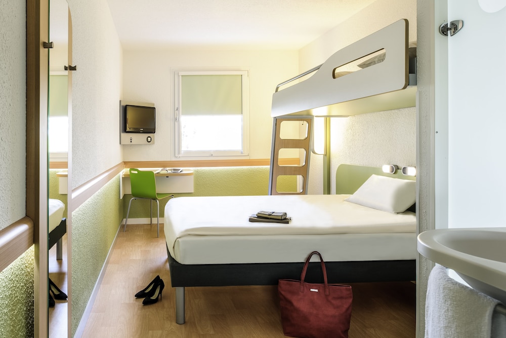 

Napoli - Hyeres - ibis budget Hyeres Centre-Ville