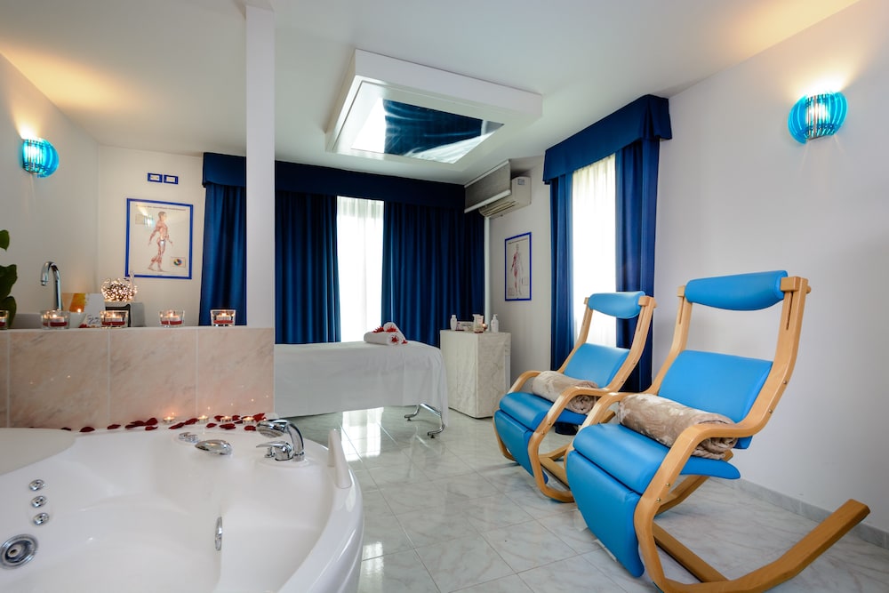 

Milano - Riviera Veneta e Lignano Sabbiadoro, Mare Italia - Hotel Centrale Sandron