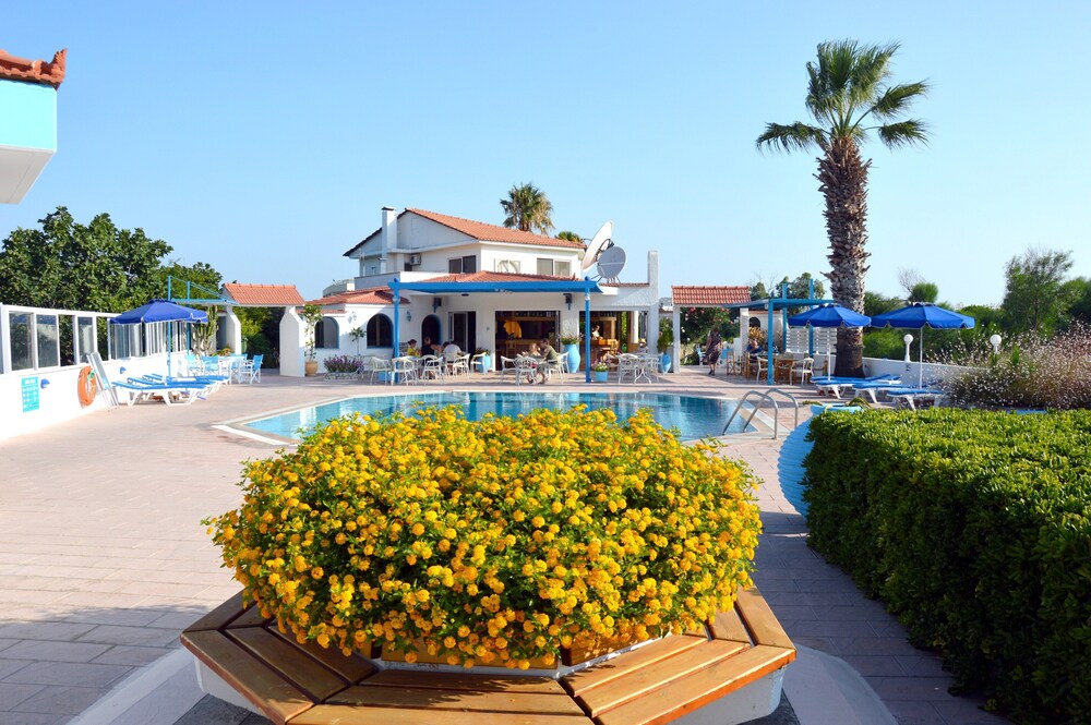 

Pisa - Faliraki - Muses Hotel