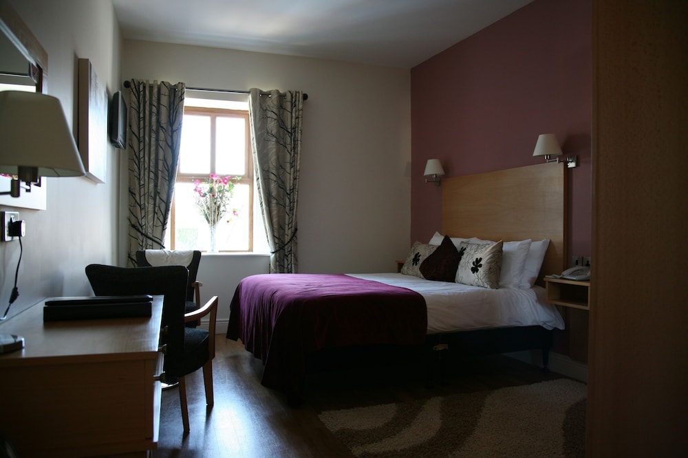 

Milano - Galway - The Coach House Hotel