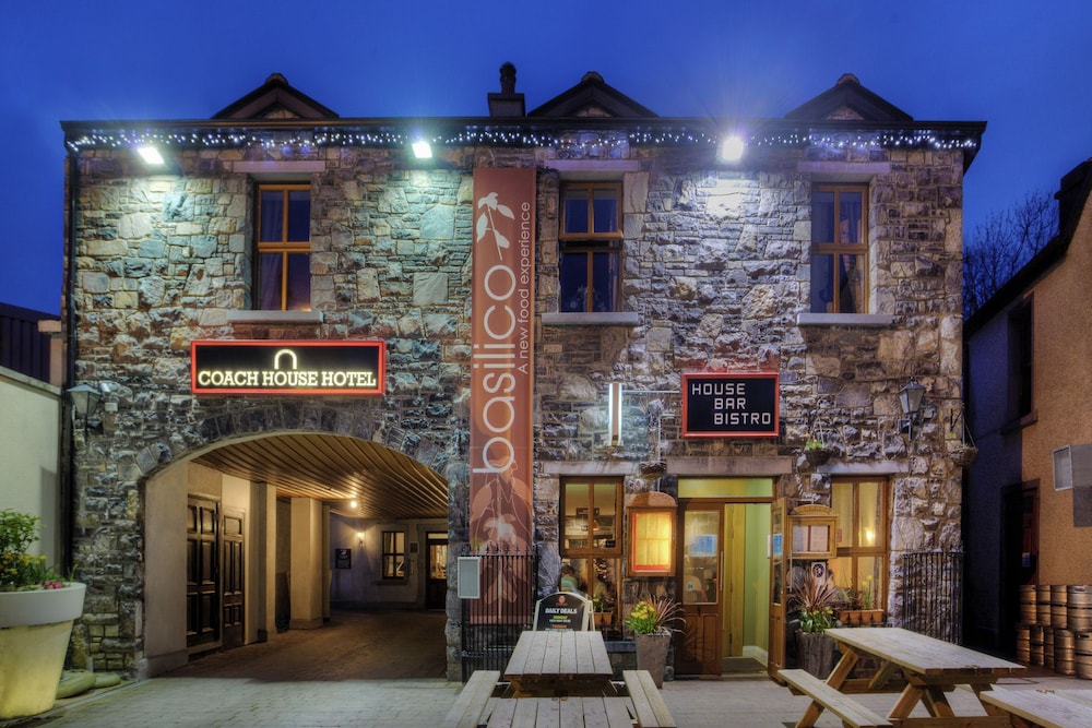 

Roma - Galway - The Coach House Hotel