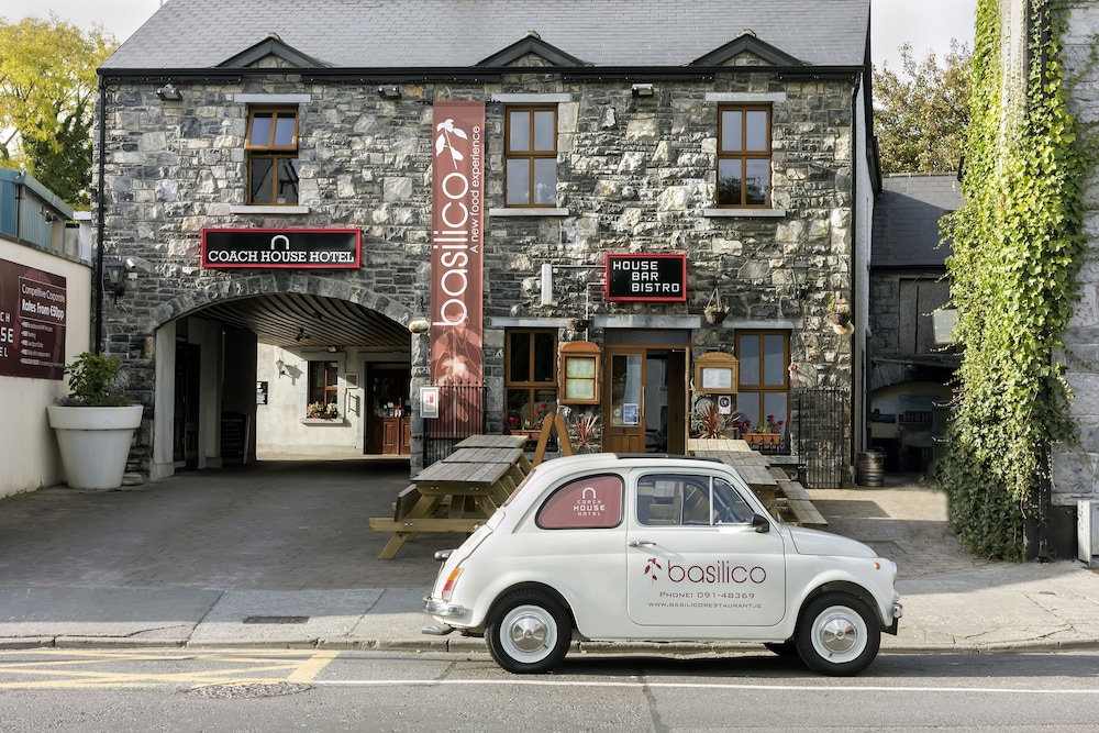 

Roma - Galway - The Coach House Hotel