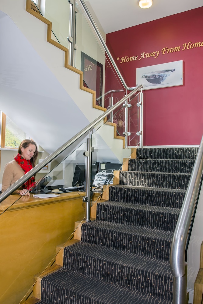 

Roma - Galway - The Coach House Hotel