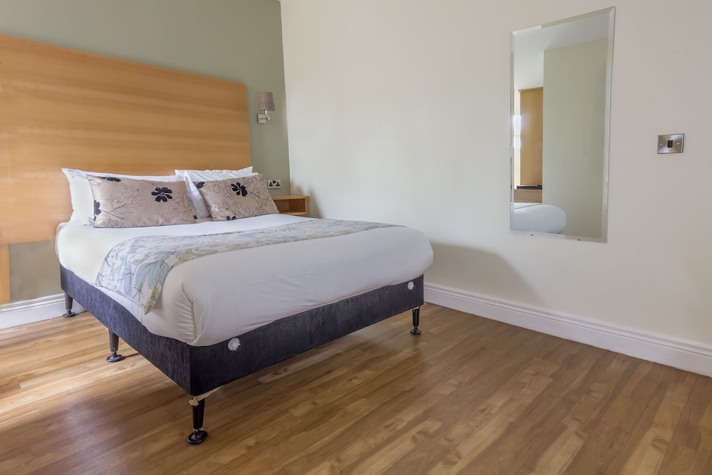 

Milano - Galway - The Coach House Hotel