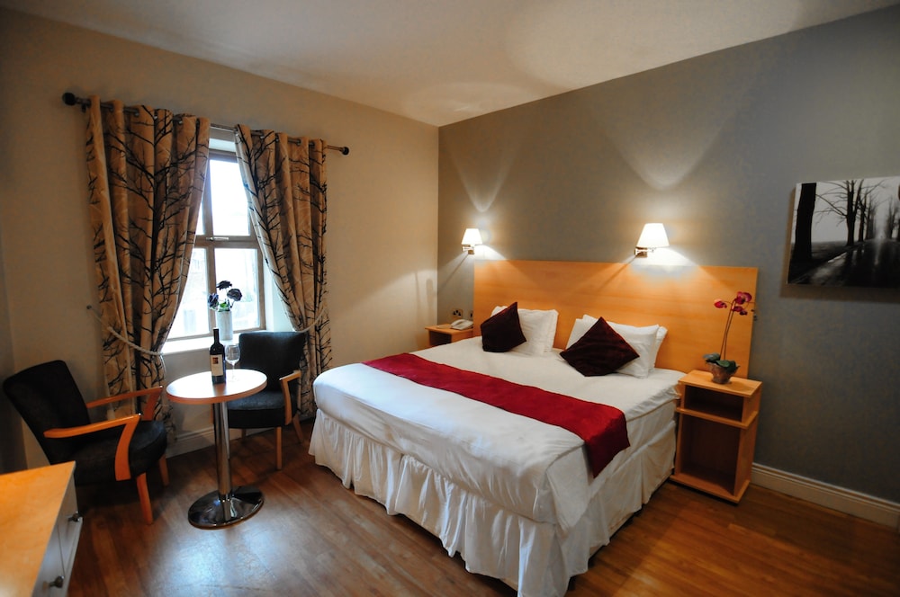 

Napoli - Galway - The Coach House Hotel