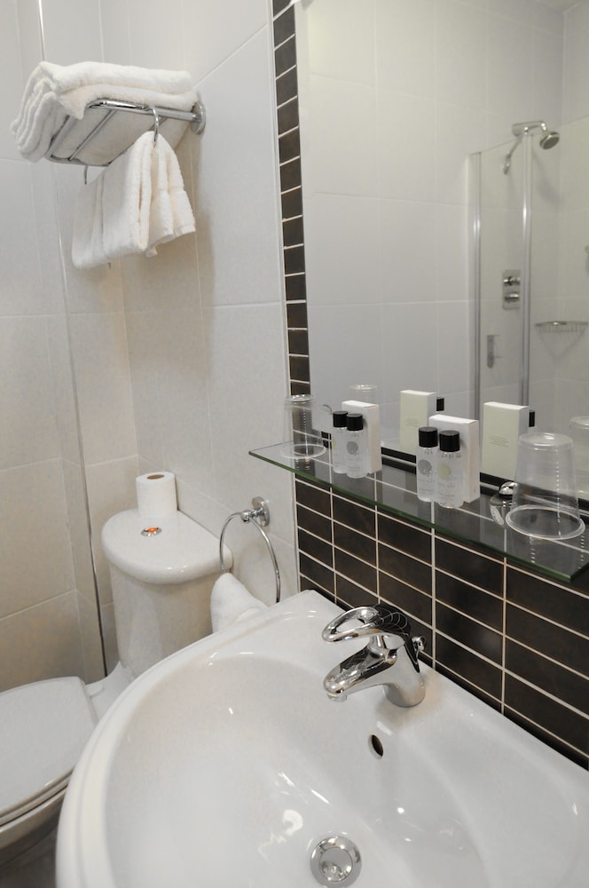 

Milano - Galway - The Coach House Hotel