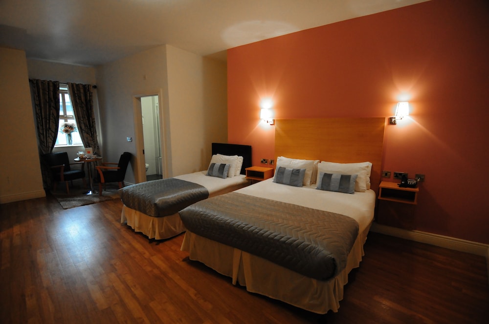 

Milano - Galway - The Coach House Hotel
