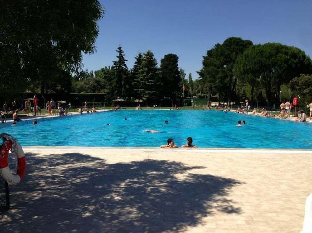 

Brindisi - Las Rozas de Madrid - H La Cabaña