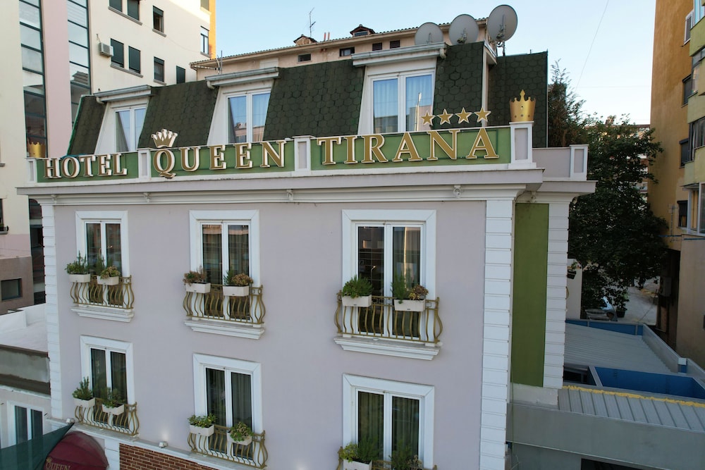 

Comiso - Tirana - Hotel Queen