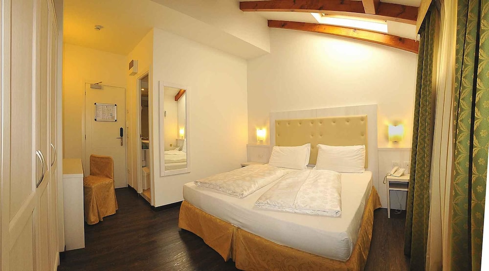 

Catania - Folgaria - Alpen Hotel Eghel