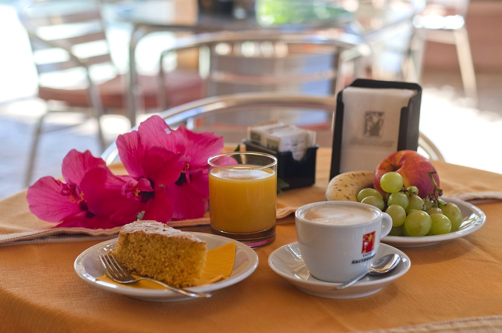 

Bari - Carloforte - Hotel Le Sabbie Calasetta