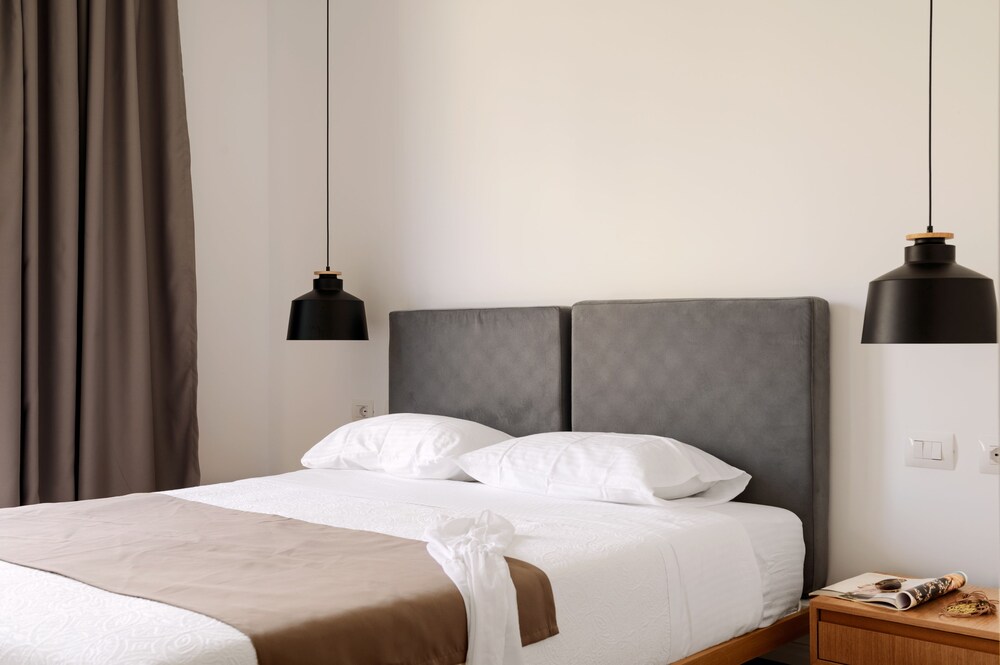 

Bari - Sarandë - Epirus Hotel