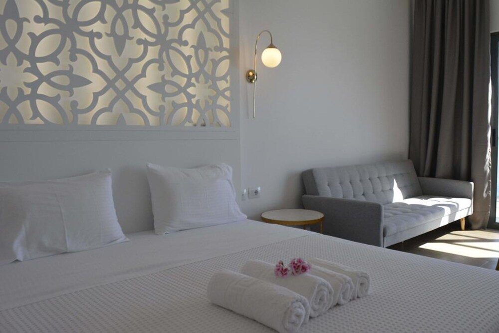 

Rimini - Sarandë - Epirus Hotel