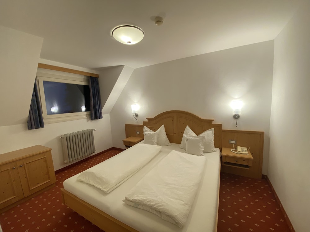 

Lamezia Terme - Moena - Hotel Castel Latemar