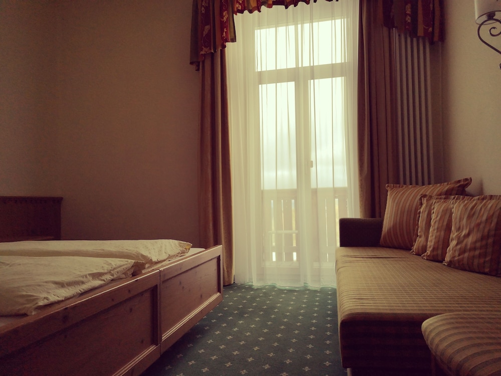 

Lamezia Terme - Moena - Hotel Castel Latemar