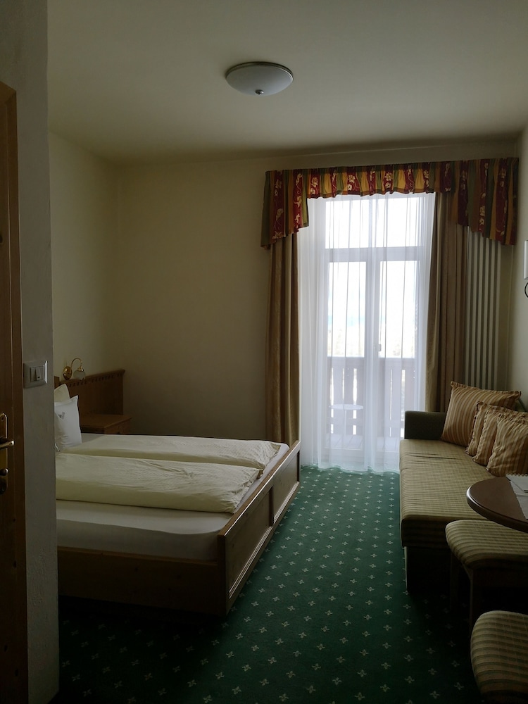 

Bari - Vigo di Fassa - Hotel Castel Latemar