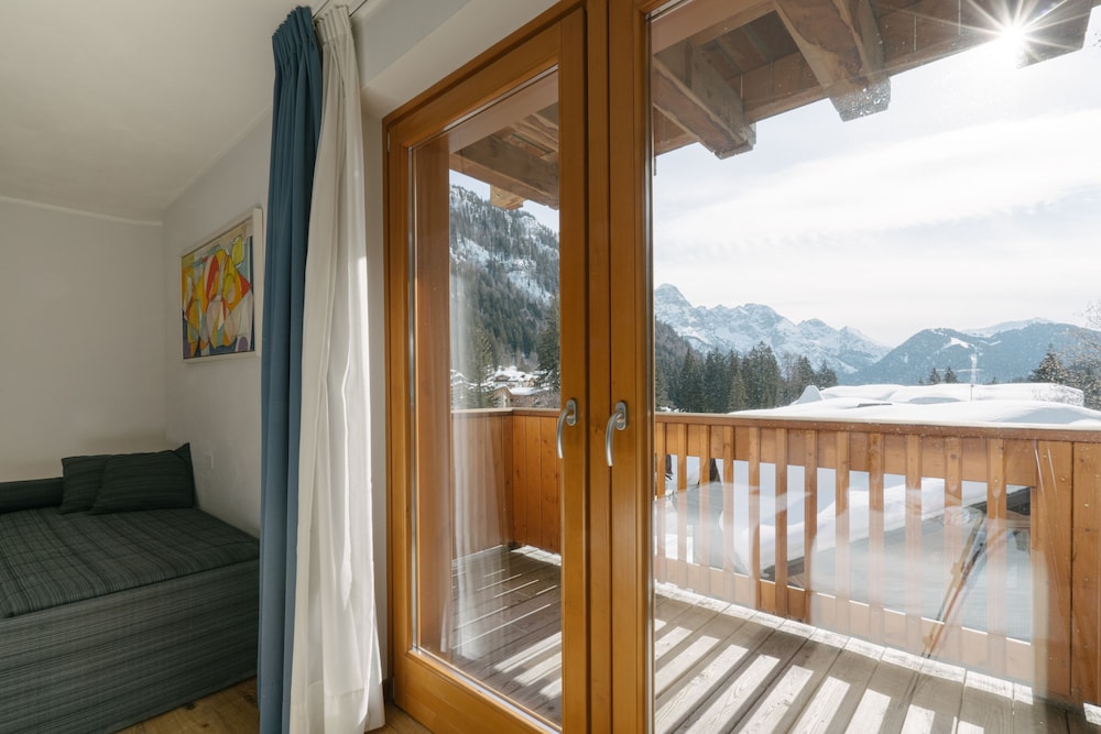 

Genova - Pinzolo - Hotel Chalet Del Brenta