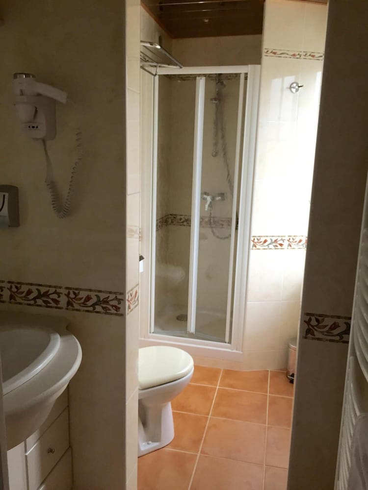 

Napoli - Évreux - Hotel de Normandie