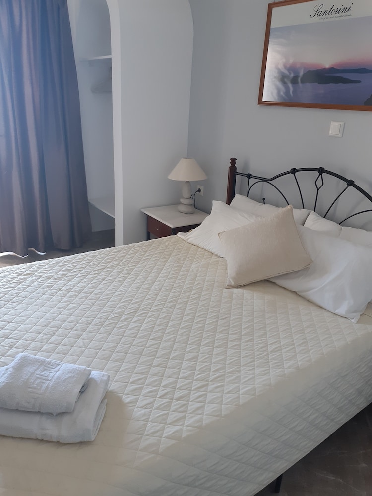 

Roma - Santorini, Isole Greche - Emmanouela Studios & Villas