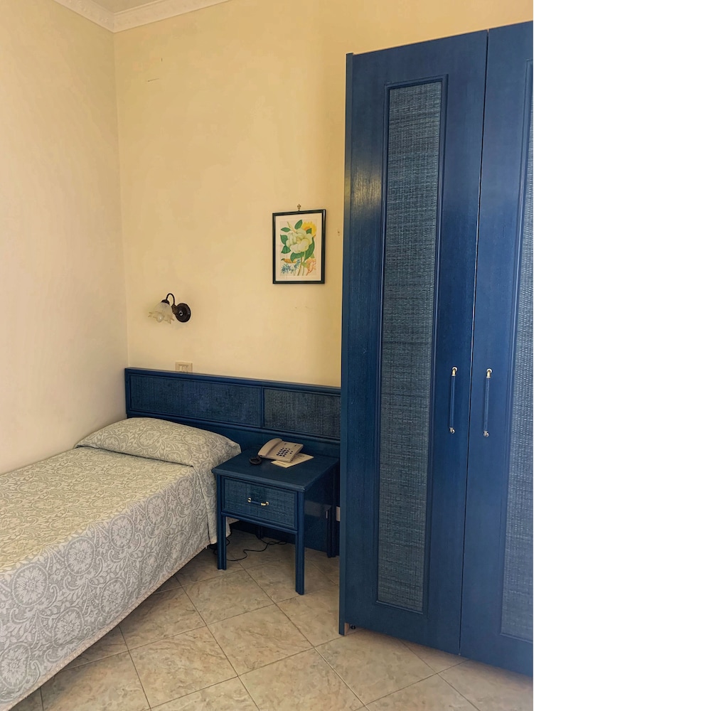 

Verona - Cefalù - Hotel Mediterraneo