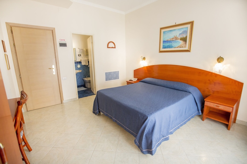 

Roma - Cefalù - Hotel Mediterraneo