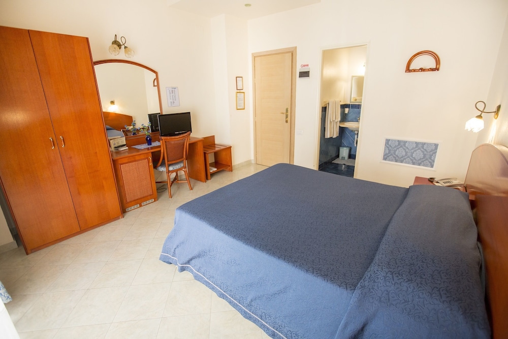 

Milano - Cefalù - Hotel Mediterraneo