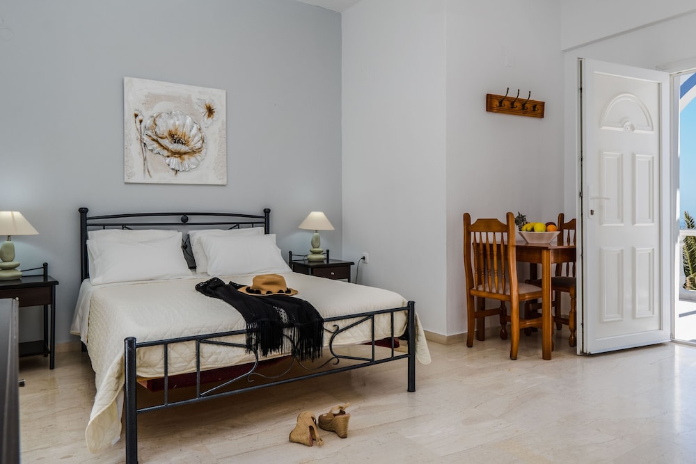 

Verona - Santorini-Akrotiri - Stavros Villas