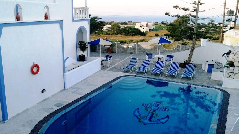 

Roma - Kamari - Stavros Villas