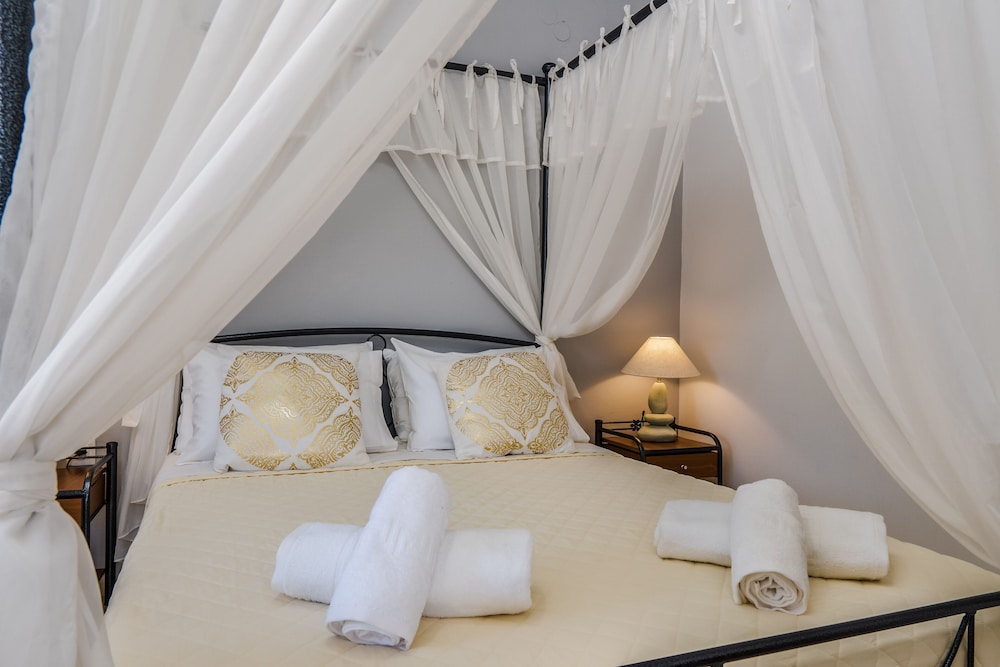 

Milano - Oia - Stavros Villas