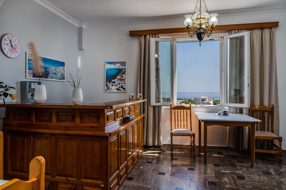 

Cagliari - Karterados - Stavros Villas